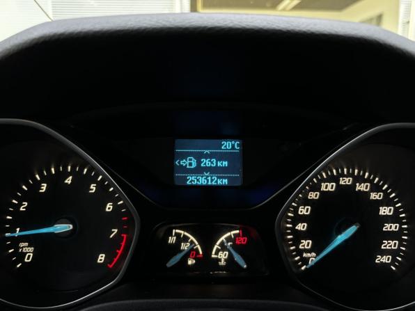 Ford Focus III с пробегом 2012 года, цена 649 000 рублей, 253605 км, универсал, Автокод Объявления