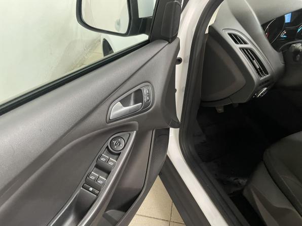 Ford Focus III Рестайлинг с пробегом 2019 года, цена 1 449 000 рублей, 61118 км, седан, Автокод Объявления
