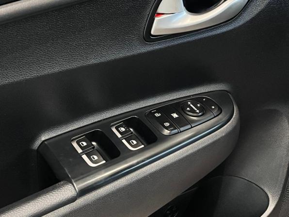 Kia Rio IV с пробегом 2019 года, цена 1 550 000 рублей, 115284 км, седан, Автокод Объявления