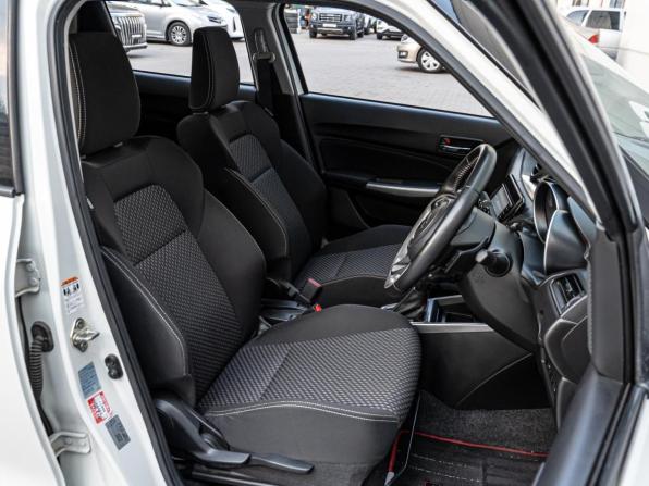 Suzuki Swift V с пробегом 2020 года, цена 1 345 000 рублей, 41323 км, хэтчбек, Автокод Объявления