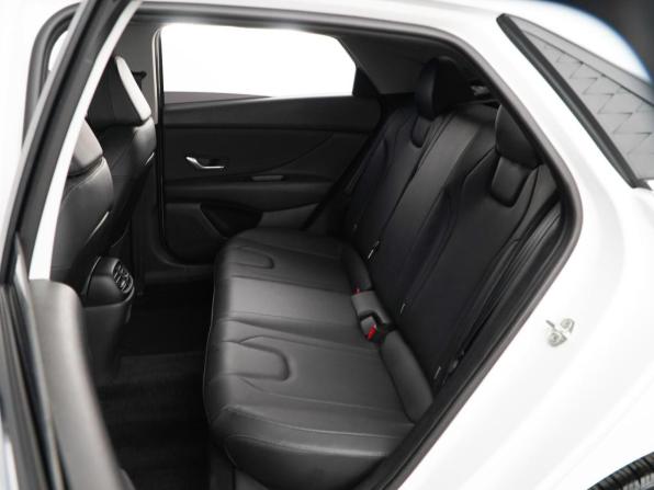 Hyundai Elantra VII (CN7) Рестайлинг с пробегом 2023 года, цена 1 987 077 рублей, 66202 км, седан, Автокод Объявления