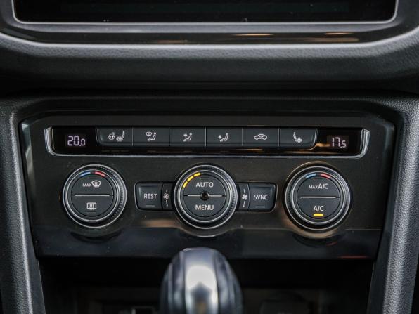 Volkswagen Tiguan II с пробегом 2019 года, цена 2 398 000 рублей, 76128 км, внедорожник, Автокод Объявления