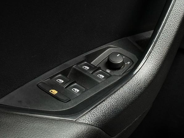 Skoda Karoq I с пробегом 2021 года, цена 2 629 000 рублей, 30121 км, внедорожник, Автокод Объявления