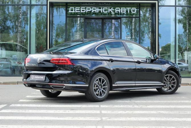 Volkswagen Passat B8 с пробегом 2017 года, цена 2 110 000 рублей, 124764 км, седан, Автокод Объявления