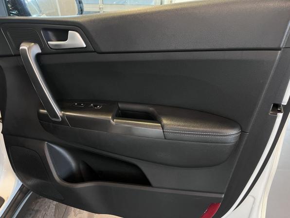 Kia Sportage IV с пробегом 2018 года, цена 1 770 000 рублей, 208956 км, внедорожник, Автокод Объявления