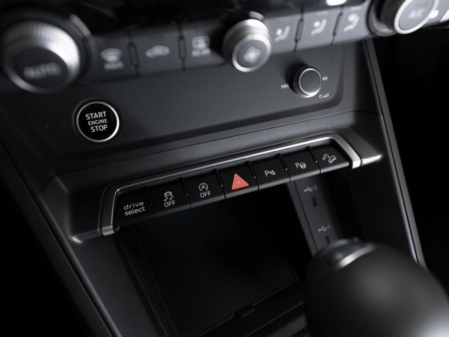 Audi Q3 II (F3) Москва  - изображение 16