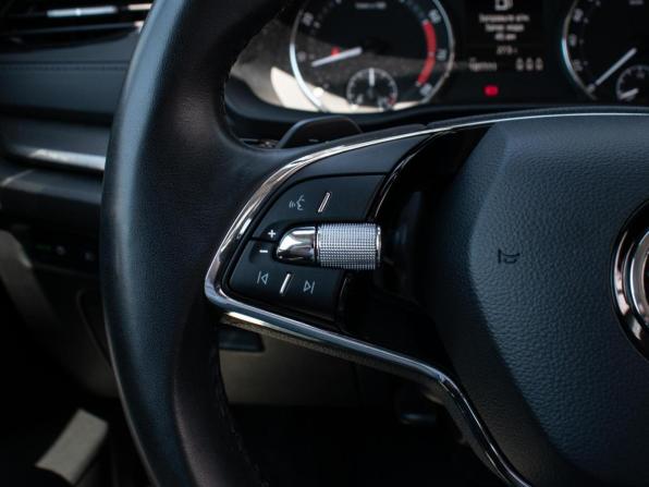 Skoda Octavia IV (A8) с пробегом 2021 года, цена 2 465 000 рублей, 101111 км, лифтбек, Автокод Объявления