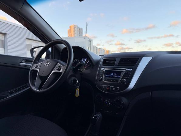 Hyundai Solaris I Рестайлинг с пробегом 2015 года, цена 885 000 рублей, 230000 км, хэтчбек, Автокод Объявления