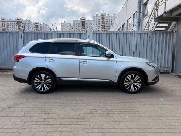 Mitsubishi Outlander III Рестайлинг 3 с пробегом 2019 года, цена 1 699 000 рублей, 85537 км, внедорожник, Автокод Объявления