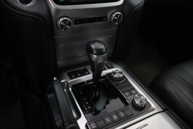 Toyota Land Cruiser 200 Series Рестайлинг 2 с пробегом 2019 года, цена 6 291 000 рублей, 180904 км, внедорожник, Автокод Объявления
