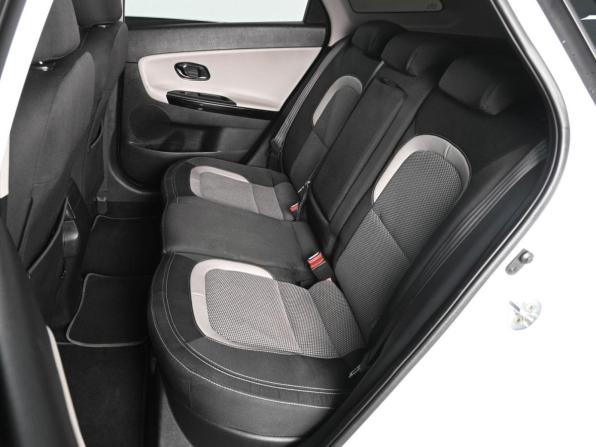 Kia Ceed II Рестайлинг с пробегом 2015 года, цена 1 099 000 рублей, 175750 км, универсал, Автокод Объявления