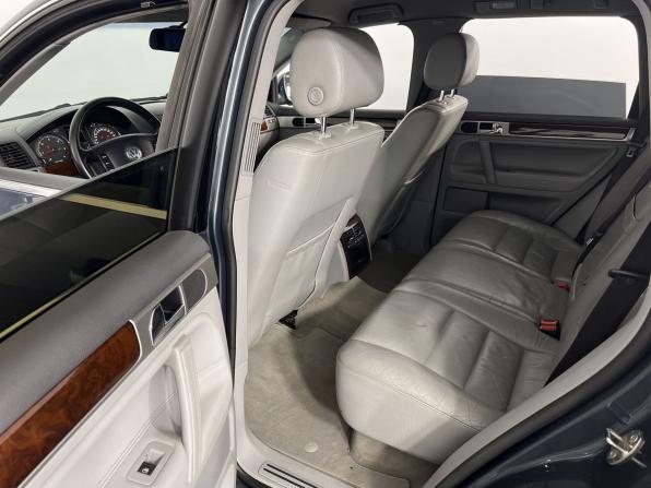 Volkswagen Touareg I Рестайлинг с пробегом 2006 года, цена 980 000 рублей, 216449 км, внедорожник, Автокод Объявления