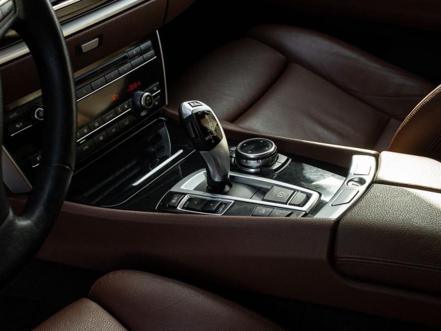BMW 5 серии VI (F10/F11/F07) Рестайлинг Магнитогорск  - изображение 26