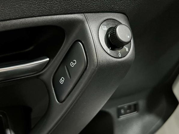 Volkswagen Polo V Рестайлинг с пробегом 2018 года, цена 1 090 000 рублей, 156136 км, седан, Автокод Объявления