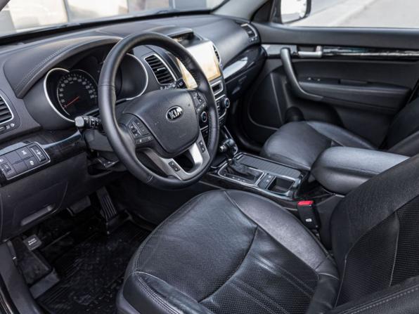 Kia Sorento II Рестайлинг с пробегом 2017 года, цена 1 995 000 рублей, 251048 км, внедорожник, Автокод Объявления