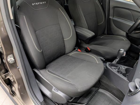 Renault Sandero II Рестайлинг с пробегом 2018 года, цена 1 150 000 рублей, 96424 км, хэтчбек, Автокод Объявления
