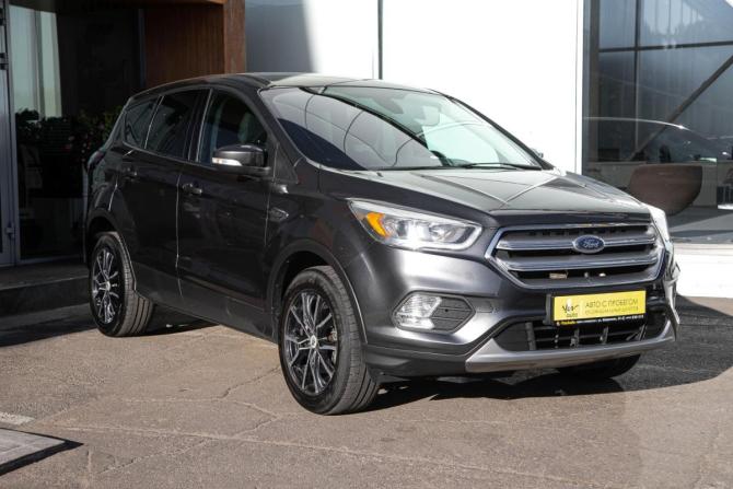Ford Kuga II Рестайлинг с пробегом 2017 года, цена 1 697 000 рублей, 133800 км, внедорожник, Автокод Объявления