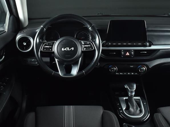 Kia Cerato IV Рестайлинг с пробегом 2021 года, цена 2 285 995 рублей, 46869 км, седан, Автокод Объявления