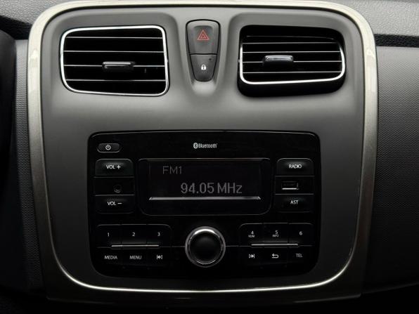 Renault Sandero II Рестайлинг с пробегом 2021 года, цена 1 099 000 рублей, 100634 км, хэтчбек, Автокод Объявления