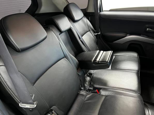 Mitsubishi Outlander II Рестайлинг с пробегом 2012 года, цена 1 580 000 рублей, 155152 км, внедорожник, Автокод Объявления