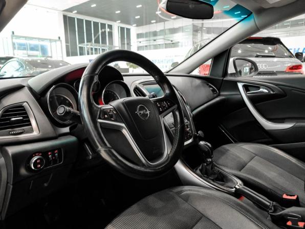 Opel Astra J с пробегом 2011 года, цена 640 000 рублей, 164651 км, хэтчбек, Автокод Объявления