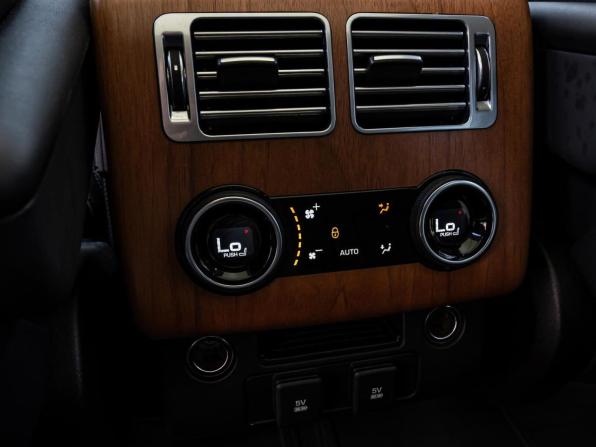 Land Rover Range Rover IV Рестайлинг с пробегом 2018 года, цена 5 350 000 рублей, 159042 км, внедорожник, Автокод Объявления