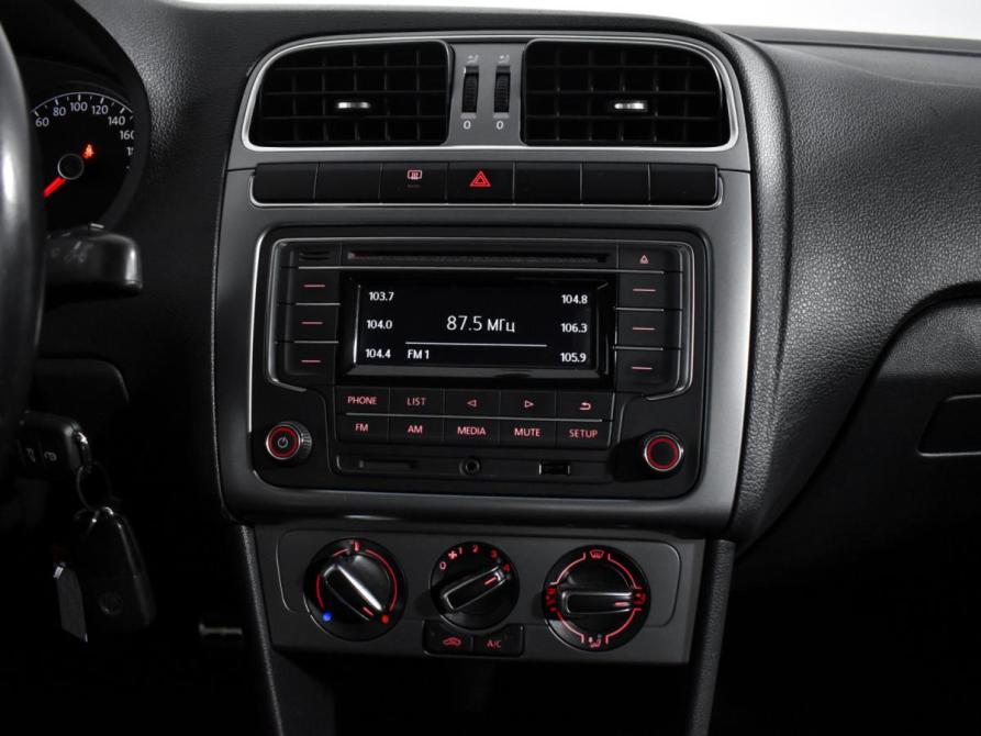 Volkswagen Polo V Рестайлинг Санкт-Петербург  - изображение 17