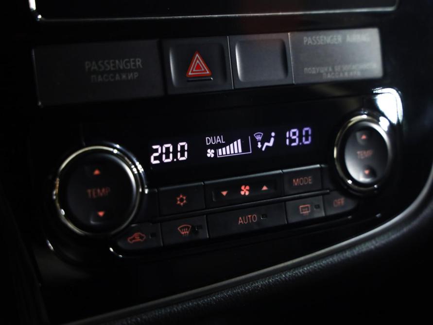 Mitsubishi Outlander III Рестайлинг 2 Санкт-Петербург  - изображение 12