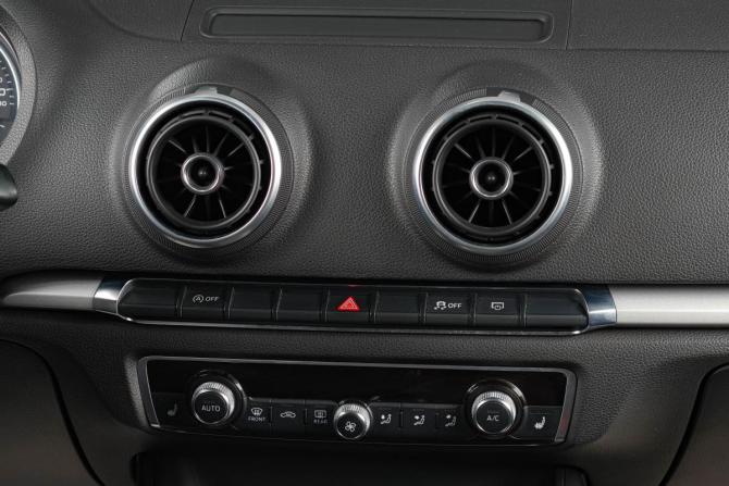 Audi A3 III (8V) с пробегом 2013 года, цена 1 049 000 рублей, 288040 км, хэтчбек, Автокод Объявления