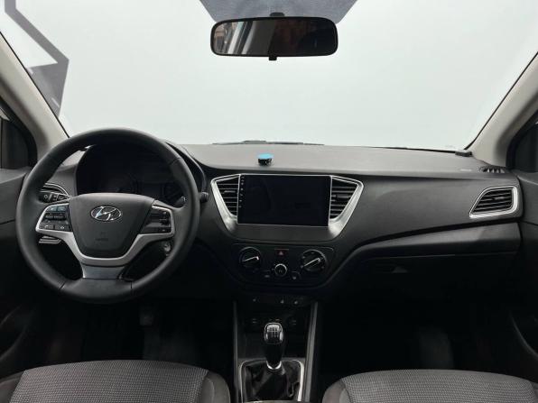 Hyundai Solaris II с пробегом 2017 года, цена 1 099 900 рублей, 169900 км, седан, Автокод Объявления