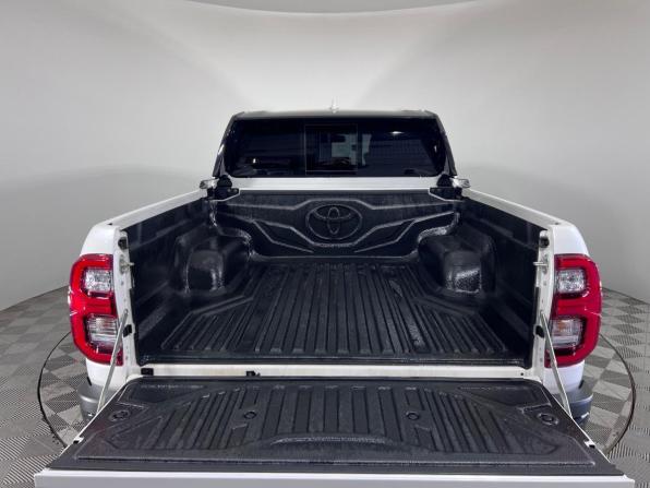 Toyota Hilux VIII Рестайлинг 2 с пробегом 2024 года, цена 6 560 000 рублей, 58800 км, пикап, Автокод Объявления