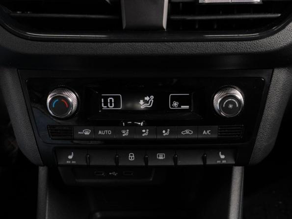 Skoda Rapid II с пробегом 2021 года, цена 1 649 000 рублей, 41892 км, лифтбек, Автокод Объявления
