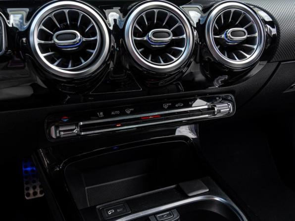Mercedes-Benz A-Класс IV (W177) с пробегом 2018 года, цена 2 650 000 рублей, 47562 км, хэтчбек, Автокод Объявления