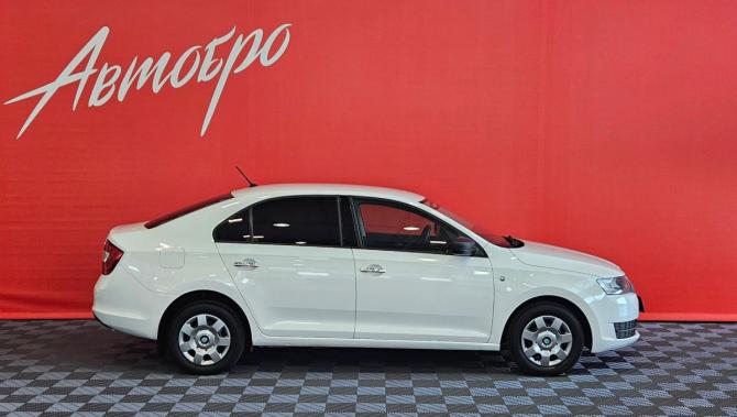 Skoda Rapid I с пробегом 2015 года, цена 960 000 рублей, 139479 км, лифтбек, Автокод Объявления
