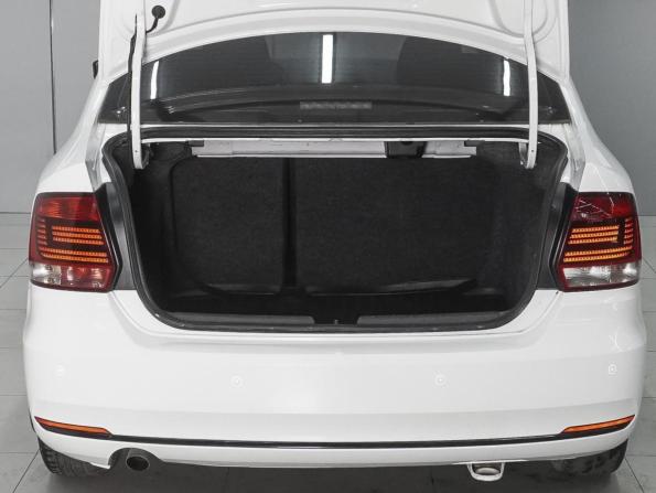 Volkswagen Polo V Рестайлинг с пробегом 2016 года, цена 1 269 000 рублей, 96961 км, седан, Автокод Объявления