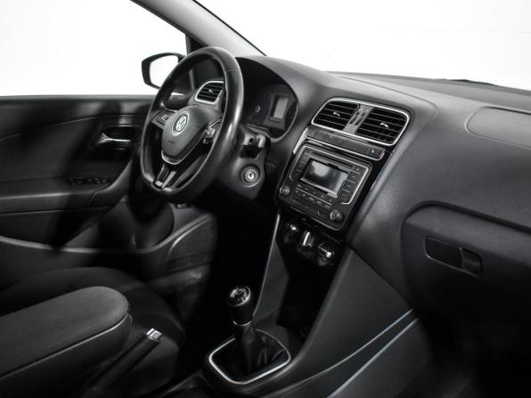 Volkswagen Polo V Рестайлинг с пробегом 2017 года, цена 775 000 рублей, 223025 км, седан, Автокод Объявления