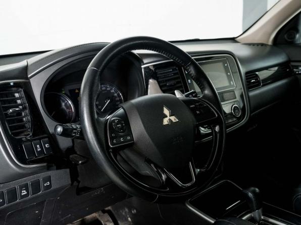 Mitsubishi Outlander III Рестайлинг 2 с пробегом 2017 года, цена 1 850 000 рублей, 128000 км, внедорожник, Автокод Объявления