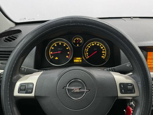 Opel Astra H Рестайлинг с пробегом 2008 года, цена 340 000 рублей, 329951 км, седан, Автокод Объявления