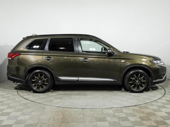 Mitsubishi Outlander III Рестайлинг 3 с пробегом 2019 года, цена 1 879 700 рублей, 112670 км, внедорожник, Автокод Объявления