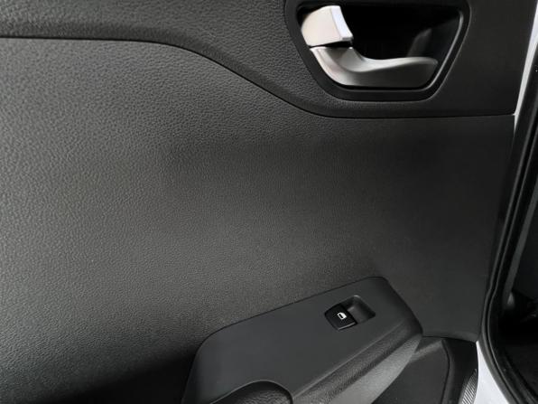 Hyundai Solaris II Рестайлинг с пробегом 2021 года, цена 1 850 000 рублей, 40000 км, седан, Автокод Объявления