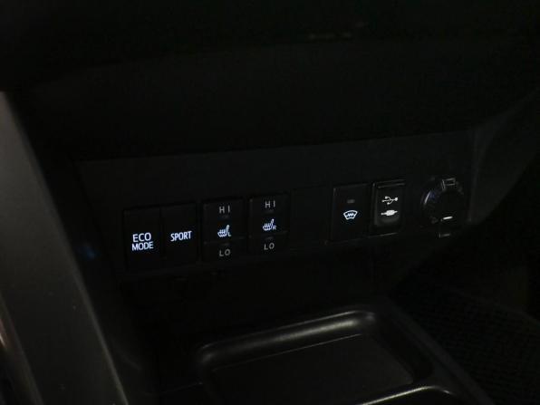 Toyota RAV4 IV (XA40) Рестайлинг с пробегом 2017 года, цена 2 349 000 рублей, 136651 км, внедорожник, Автокод Объявления