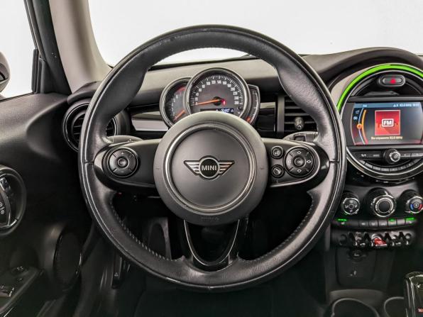 Mini Hatch III (F55/F56) Рестайлинг с пробегом 2020 года, цена 2 050 000 рублей, 94500 км, хэтчбек, Автокод Объявления