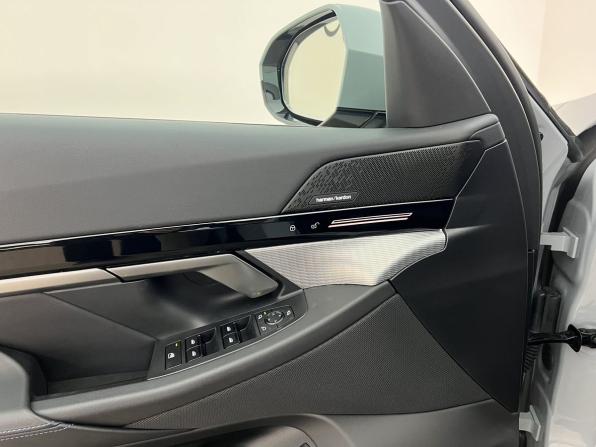 BMW 5 серии VIII (G60/G61/G68) с пробегом 2024 года, цена 9 990 000 рублей, 22100 км, седан, Автокод Объявления
