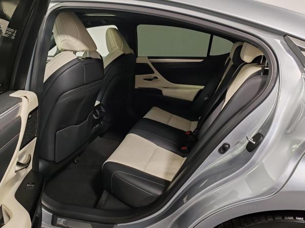 Lexus ES VII Рестайлинг с пробегом 2021 года, цена 4 555 000 рублей, 70321 км, седан, Автокод Объявления