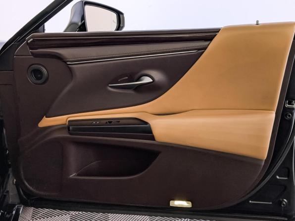 Lexus ES VII с пробегом 2020 года, цена 3 300 000 рублей, 156969 км, седан, Автокод Объявления