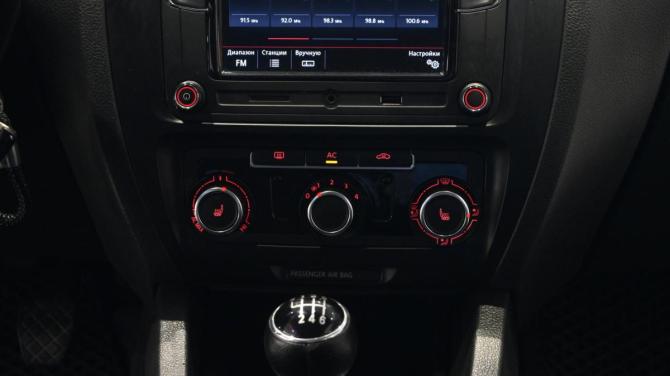Volkswagen Jetta VI с пробегом 2012 года, цена 885 000 рублей, 221000 км, седан, Автокод Объявления