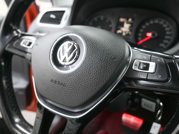 Volkswagen Polo V Рестайлинг с пробегом 2016 года, цена 1 229 900 рублей, 148000 км, седан, Автокод Объявления