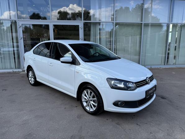 Volkswagen Polo V с пробегом 2015 года, цена 997 000 рублей, 105000 км, седан, Автокод Объявления
