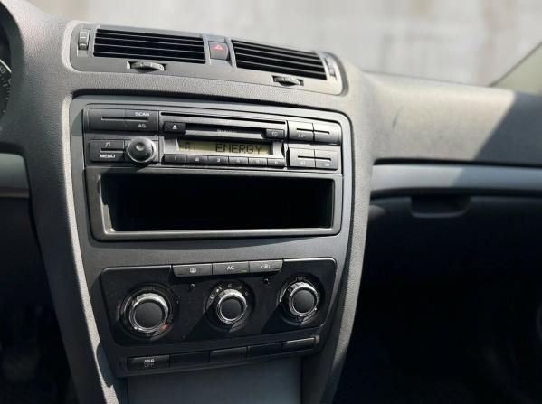 Skoda Octavia II (A5) Рестайлинг с пробегом 2010 года, цена 635 000 рублей, 160975 км, лифтбек, Автокод Объявления