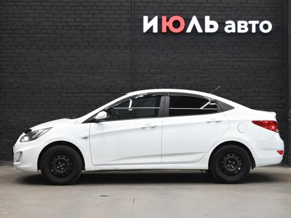 Hyundai Solaris I с пробегом 2013 года, цена 750 000 рублей, 207689 км, седан, Автокод Объявления